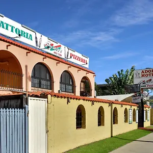 Motel Adobe ***